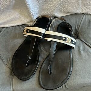 Woman’s Guess Sandal